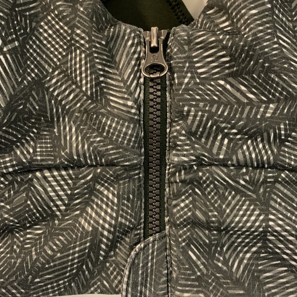 Lululemon Sports bra - Picture 2 of 3